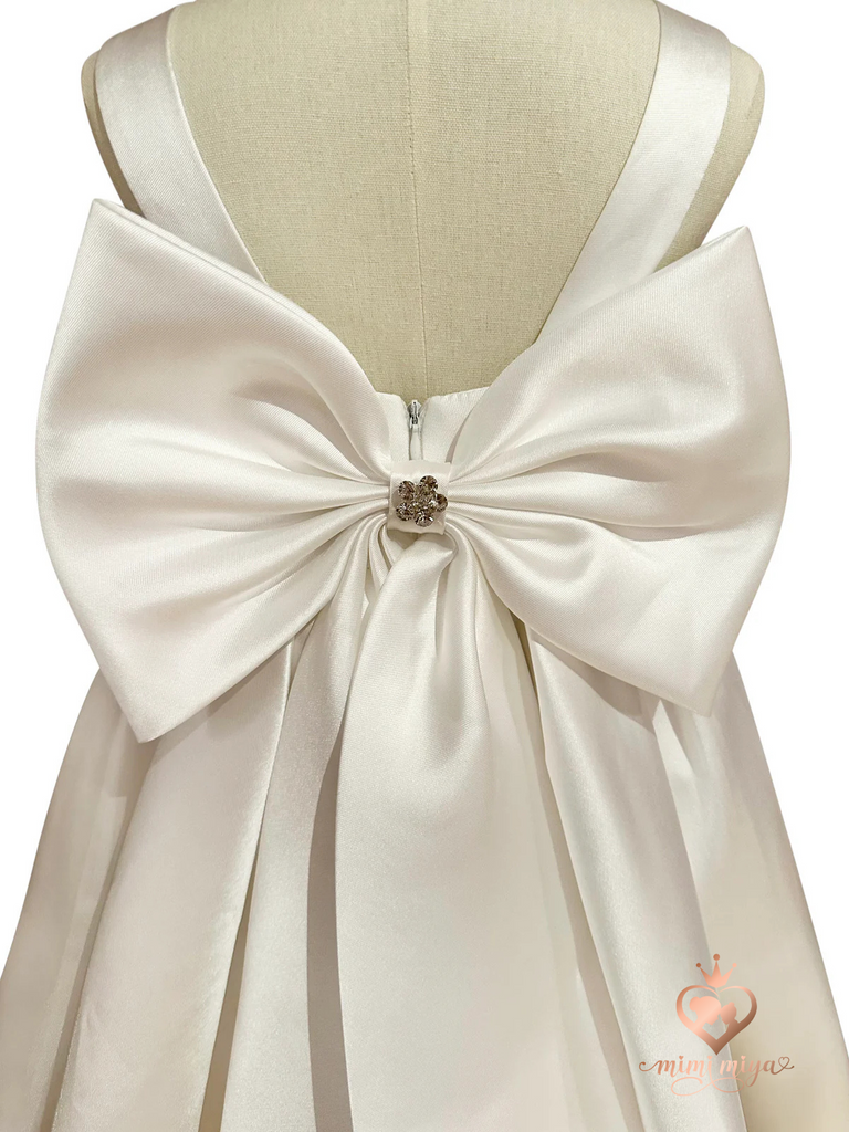 “Charlotte" Mimi Miya Couture - Flower Girl Dress in Mikado - Ivory